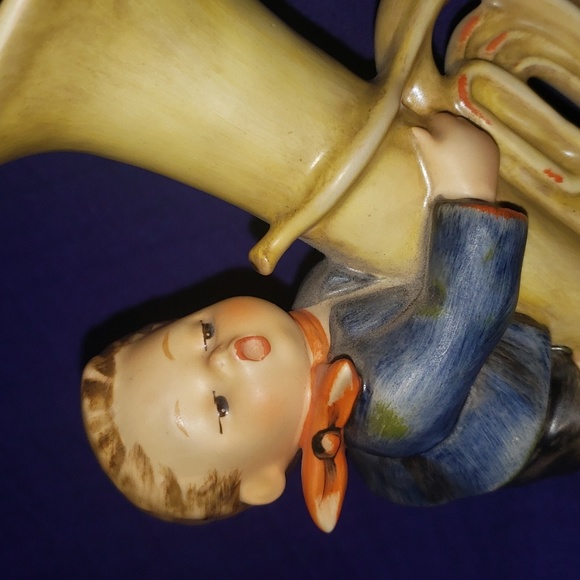 *Vintage*Retired* "The Tuba Player" M.I. Hummel Figurine: Goebel (1983) - Picture 2 of 9